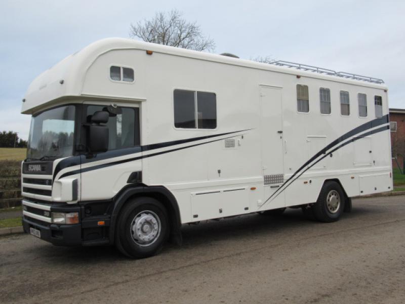 15-527-**NEW PRICE**  18 Ton Scania 310 Coach built by Moorhouse.. Stalled for 5/6.. Smart comfortable living.. sleeping for 4. Toilet and shower.. Recent respray... VERY SMART!